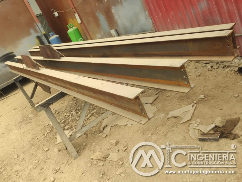 Diseño y construcción de partes estructurales, vigas y columnas metálicas en Bogotá, Colombia. Montajes, Ingeniería y Construcción MIC SAS.