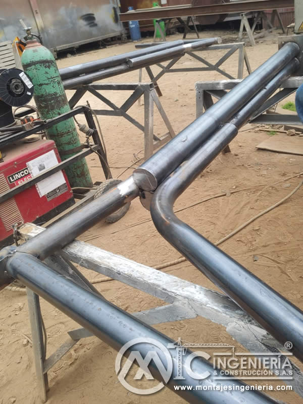 Diseño y construcción de partes estructurales, vigas y columnas metálicas en Bogotá, Colombia. Montajes, Ingeniería y Construcción MIC SAS.