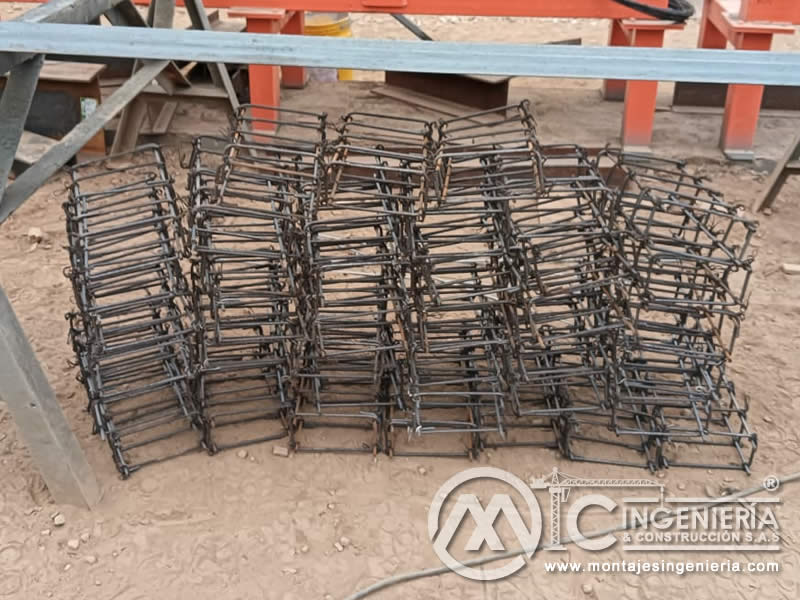 Diseño y construcción de partes estructurales, vigas y columnas metálicas en Bogotá, Colombia. Montajes, Ingeniería y Construcción MIC SAS.