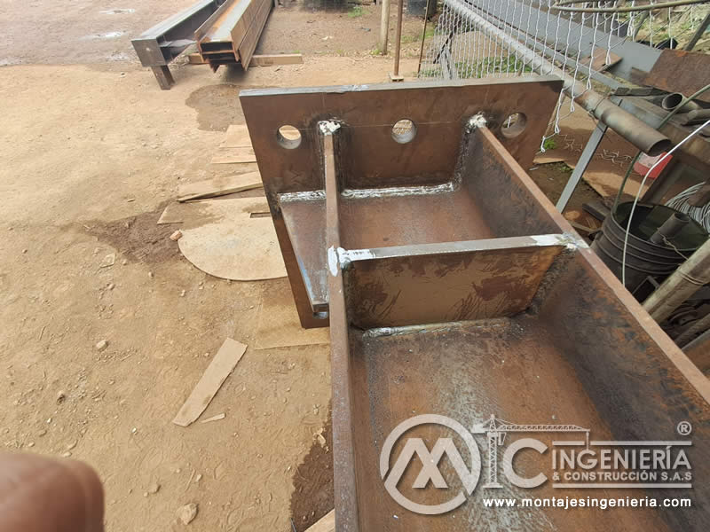 Diseño y construcción de partes estructurales, vigas y columnas metálicas en Bogotá, Colombia. Montajes, Ingeniería y Construcción MIC SAS.