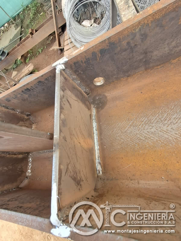 Diseño y construcción de partes estructurales, vigas y columnas metálicas en Bogotá, Colombia. Montajes, Ingeniería y Construcción MIC SAS.