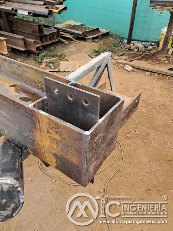 Diseño y construcción de partes estructurales, vigas y columnas metálicas en Bogotá, Colombia. Montajes, Ingeniería y Construcción MIC SAS.