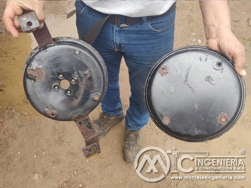 Limpieza de arena y sandblasting de recipientes metálicos en Bogotá, Colombia. Montajes, Ingeniería y Construcción MIC SAS. Limpieza de arena y sandblasting de recipientes metálicos en Bogotá, Colombia. Montajes, Ingeniería y Construcción MIC SAS.