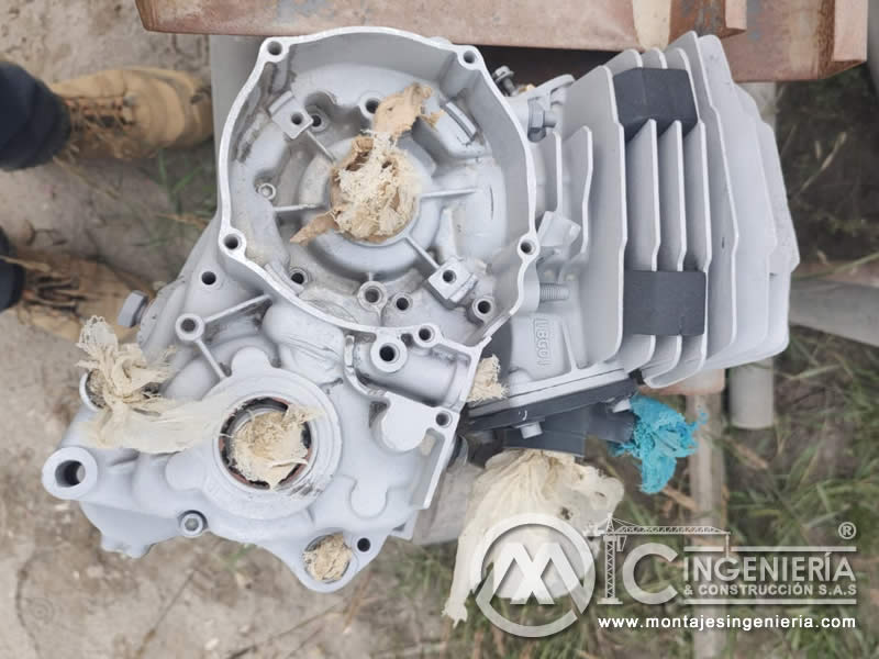 Limpieza industrial con arenado o sandblasting de piezas de motores en Bogotá, Colombia. Montajes, Ingeniería y Construcción MIC SAS. Limpieza industrial con arenado o sandblasting de piezas de motores en Bogotá, Colombia. Montajes, Ingeniería y Construcción MIC SAS.