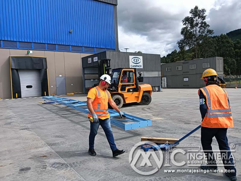 Limpieza y pintura de estructuras metálicas para bodegas y naves industriales en Bogotá, Colombia. Montajes, Ingeniería y Construcción MIC SAS. Limpieza y pintura de estructuras metálicas para bodegas y naves industriales en Bogotá, Colombia. Montajes, Ingeniería y Construcción MIC SAS.
