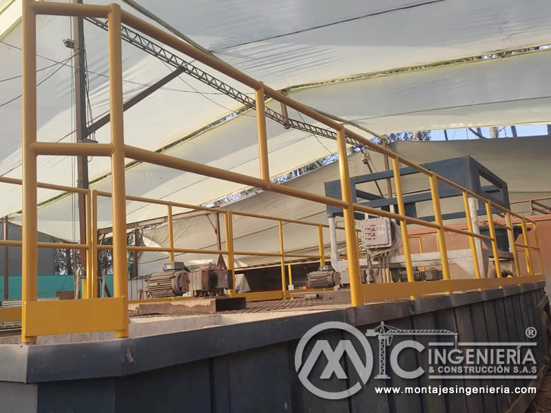 Sandblasting y pintura de barandas y escaleras metálicas adyacentes en instalaciones de tanques en Bogotá, Colombia. Montajes, Ingeniería y Construcción MIC SAS. Sandblasting y pintura de barandas y escaleras metálicas adyacentes en instalaciones de tanques en Bogotá, Colombia. Montajes, Ingeniería y Construcción MIC SAS.