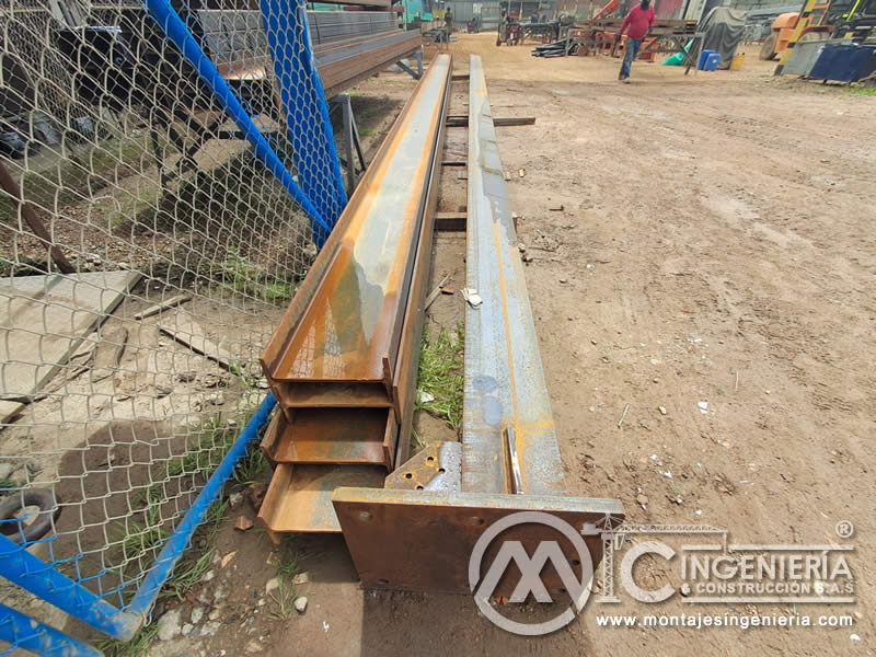 Fabricación de elementos estructurales metálicos en el taller en Bogotá, Colombia. Montajes, Ingeniería y Construcción. MIC SAS.