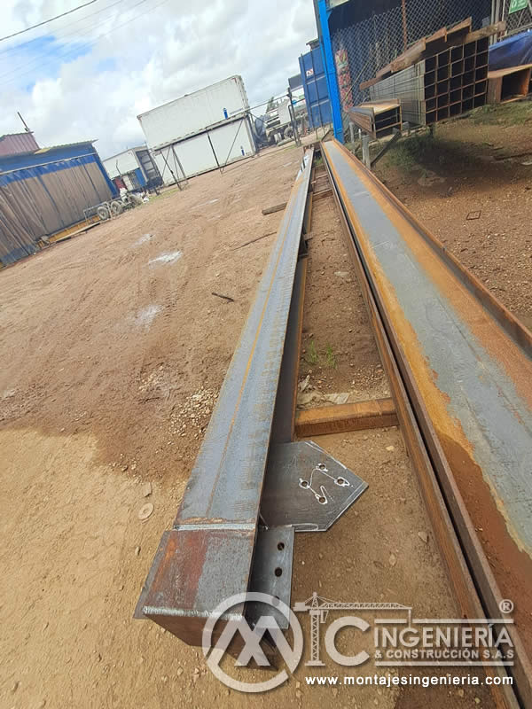 Fabricación de elementos estructurales metálicos en el taller en Bogotá, Colombia. Montajes, Ingeniería y Construcción. MIC SAS.