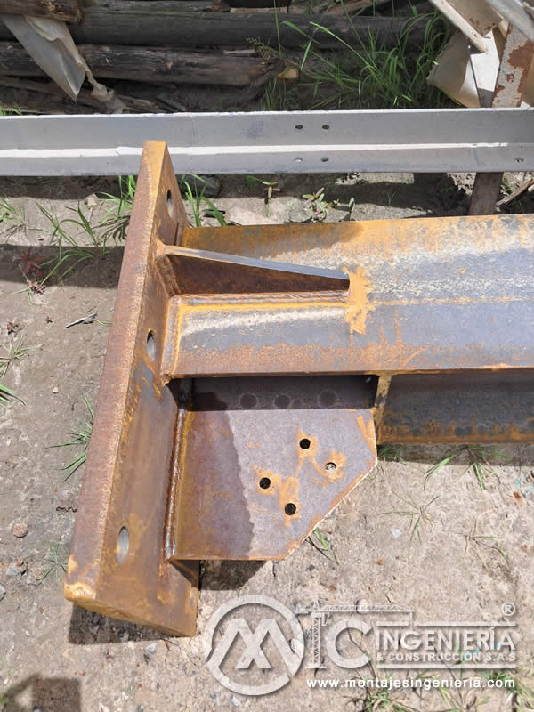 Fabricación de elementos estructurales metálicos en el taller en Bogotá, Colombia. Montajes, Ingeniería y Construcción. MIC SAS.