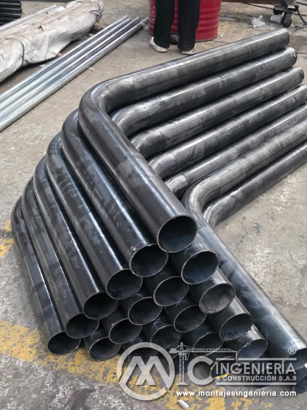 Fabricación de elementos estructurales metálicos en el taller en Bogotá, Colombia. Montajes, Ingeniería y Construcción. MIC SAS.