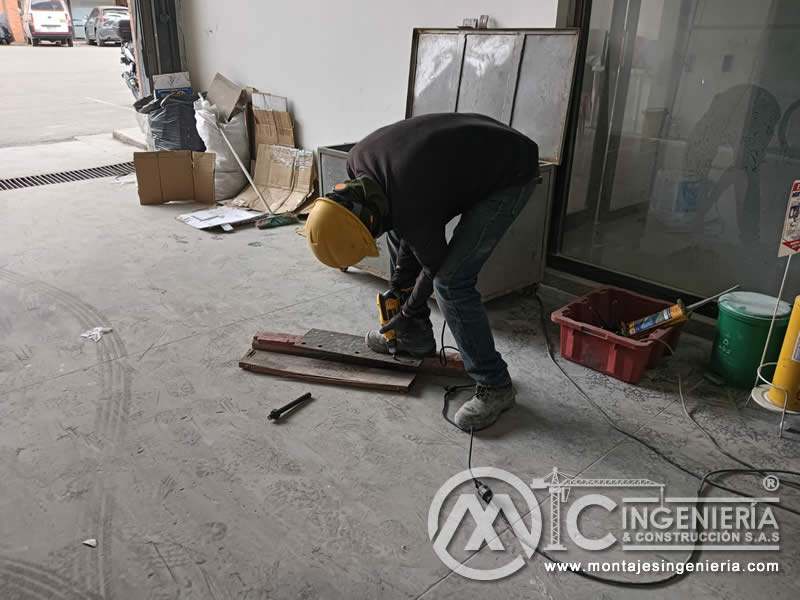 Fabricación de mezzanines metálicos para bodegas y naves industriales en Bogotá, Colombia. Montajes, Ingeniería y Construcción. MIC SAS. Fabricación de mezzanines metálicos para bodegas y naves industriales en Bogotá, Colombia. Montajes, Ingeniería y Construcción. MIC SAS.