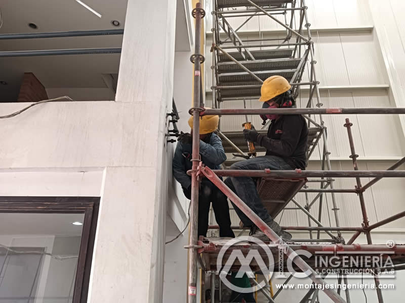 Fabricación de mezzanines metálicos para bodegas y naves industriales en Bogotá, Colombia. Montajes, Ingeniería y Construcción. MIC SAS. Fabricación de mezzanines metálicos para bodegas y naves industriales en Bogotá, Colombia. Montajes, Ingeniería y Construcción. MIC SAS.
