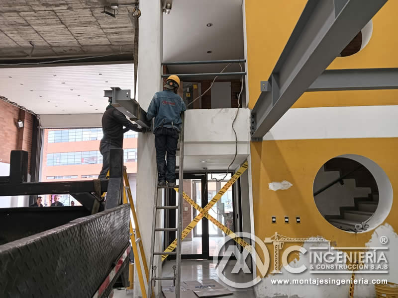 Fabricación de mezzanines metálicos para bodegas y naves industriales en Bogotá, Colombia. Montajes, Ingeniería y Construcción. MIC SAS. Fabricación de mezzanines metálicos para bodegas y naves industriales en Bogotá, Colombia. Montajes, Ingeniería y Construcción. MIC SAS.
