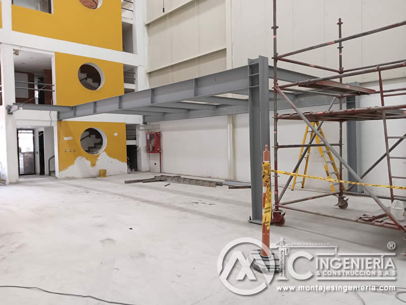Fabricación de mezzanines metálicos para bodegas y naves industriales en Bogotá, Colombia. Montajes, Ingeniería y Construcción. MIC SAS. Fabricación de mezzanines metálicos para bodegas y naves industriales en Bogotá, Colombia. Montajes, Ingeniería y Construcción. MIC SAS.