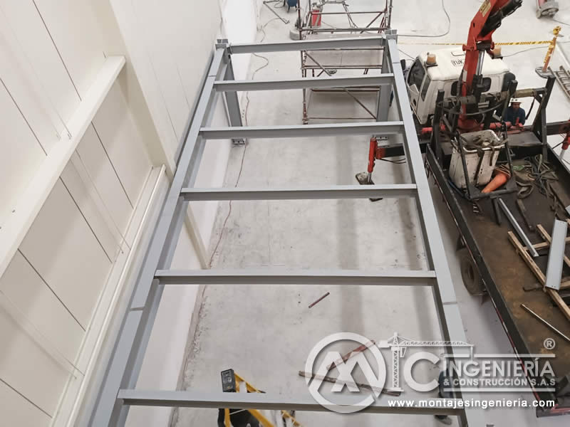 Fabricación de mezzanines metálicos para bodegas y naves industriales en Bogotá, Colombia. Montajes, Ingeniería y Construcción. MIC SAS. Fabricación de mezzanines metálicos para bodegas y naves industriales en Bogotá, Colombia. Montajes, Ingeniería y Construcción. MIC SAS.