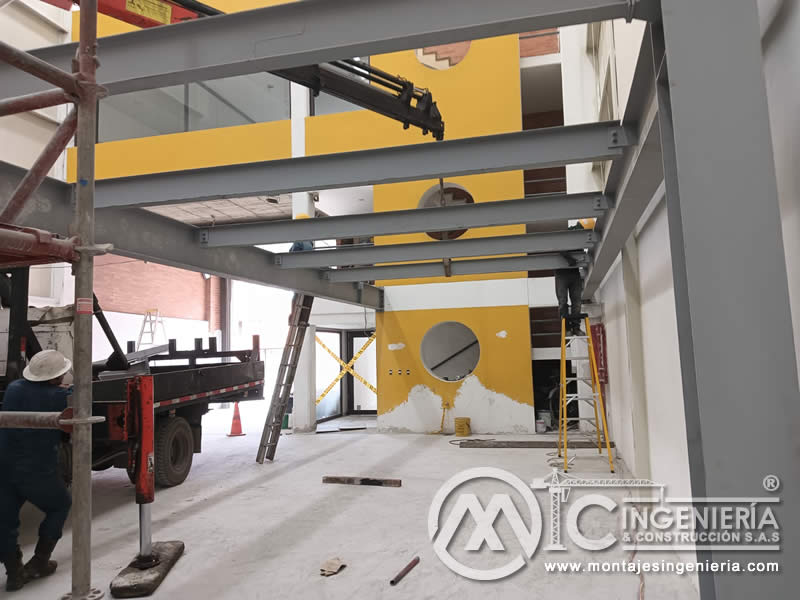 Fabricación de mezzanines metálicos para bodegas y naves industriales en Bogotá, Colombia. Montajes, Ingeniería y Construcción. MIC SAS. Fabricación de mezzanines metálicos para bodegas y naves industriales en Bogotá, Colombia. Montajes, Ingeniería y Construcción. MIC SAS.