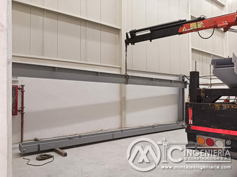 Fabricación de mezzanines metálicos para bodegas y naves industriales en Bogotá, Colombia. Montajes, Ingeniería y Construcción. MIC SAS. Fabricación de mezzanines metálicos para bodegas y naves industriales en Bogotá, Colombia. Montajes, Ingeniería y Construcción. MIC SAS.