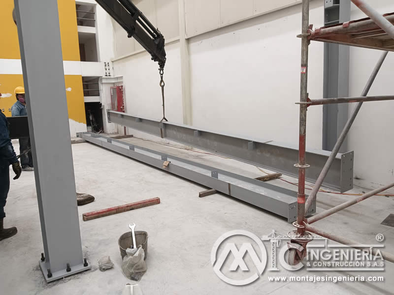 Fabricación de mezzanines metálicos para bodegas y naves industriales en Bogotá, Colombia. Montajes, Ingeniería y Construcción. MIC SAS. Fabricación de mezzanines metálicos para bodegas y naves industriales en Bogotá, Colombia. Montajes, Ingeniería y Construcción. MIC SAS.