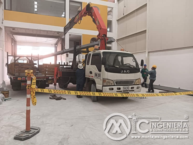 Fabricación de mezzanines metálicos para bodegas y naves industriales en Bogotá, Colombia. Montajes, Ingeniería y Construcción. MIC SAS. Fabricación de mezzanines metálicos para bodegas y naves industriales en Bogotá, Colombia. Montajes, Ingeniería y Construcción. MIC SAS.