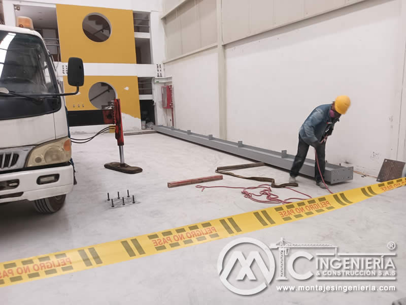 Fabricación de mezzanines metálicos para bodegas y naves industriales en Bogotá, Colombia. Montajes, Ingeniería y Construcción. MIC SAS. Fabricación de mezzanines metálicos para bodegas y naves industriales en Bogotá, Colombia. Montajes, Ingeniería y Construcción. MIC SAS.