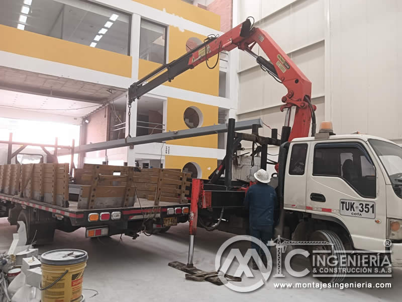Fabricación de mezzanines metálicos para bodegas y naves industriales en Bogotá, Colombia. Montajes, Ingeniería y Construcción. MIC SAS. Fabricación de mezzanines metálicos para bodegas y naves industriales en Bogotá, Colombia. Montajes, Ingeniería y Construcción. MIC SAS.