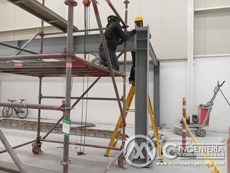 Fabricación de mezzanines metálicos para bodegas y naves industriales en Bogotá, Colombia. Montajes, Ingeniería y Construcción. MIC SAS. Fabricación de mezzanines metálicos para bodegas y naves industriales en Bogotá, Colombia. Montajes, Ingeniería y Construcción. MIC SAS.