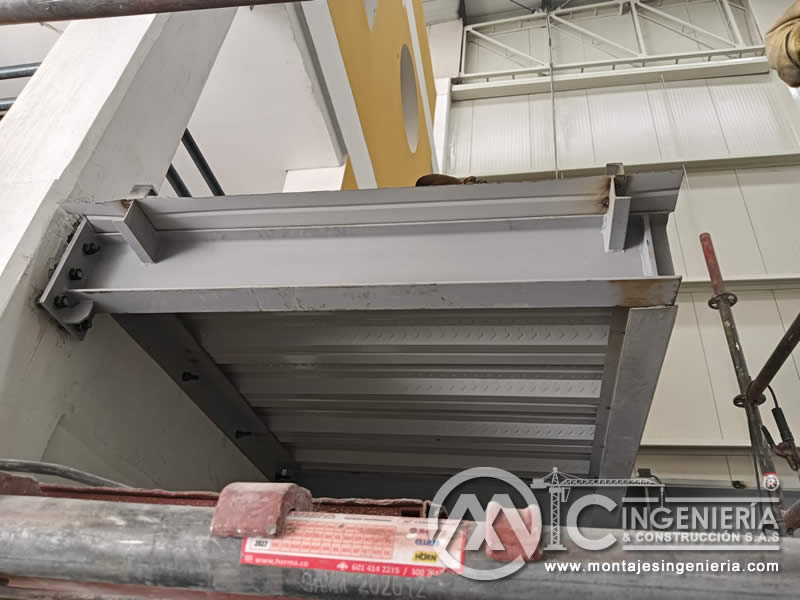 Fabricación de mezzanines metálicos para bodegas y naves industriales en Bogotá, Colombia. Montajes, Ingeniería y Construcción. MIC SAS. Fabricación de mezzanines metálicos para bodegas y naves industriales en Bogotá, Colombia. Montajes, Ingeniería y Construcción. MIC SAS.