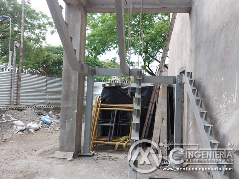 Fabricación y montaje de escaleras metálicas para edificios en Bogotá, Colombia. Montajes, Ingeniería y Construcción. MIC SAS. Fabricación y montaje de escaleras metálicas para edificios en Bogotá, Colombia. Montajes, Ingeniería y Construcción. MIC SAS.