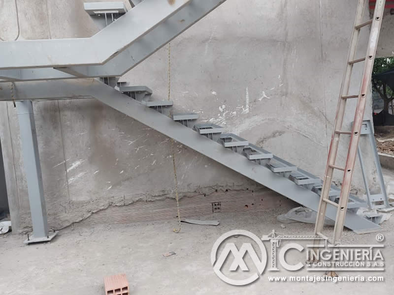 Fabricación y montaje de escaleras metálicas para edificios en Bogotá, Colombia. Montajes, Ingeniería y Construcción. MIC SAS. Fabricación y montaje de escaleras metálicas para edificios en Bogotá, Colombia. Montajes, Ingeniería y Construcción. MIC SAS.