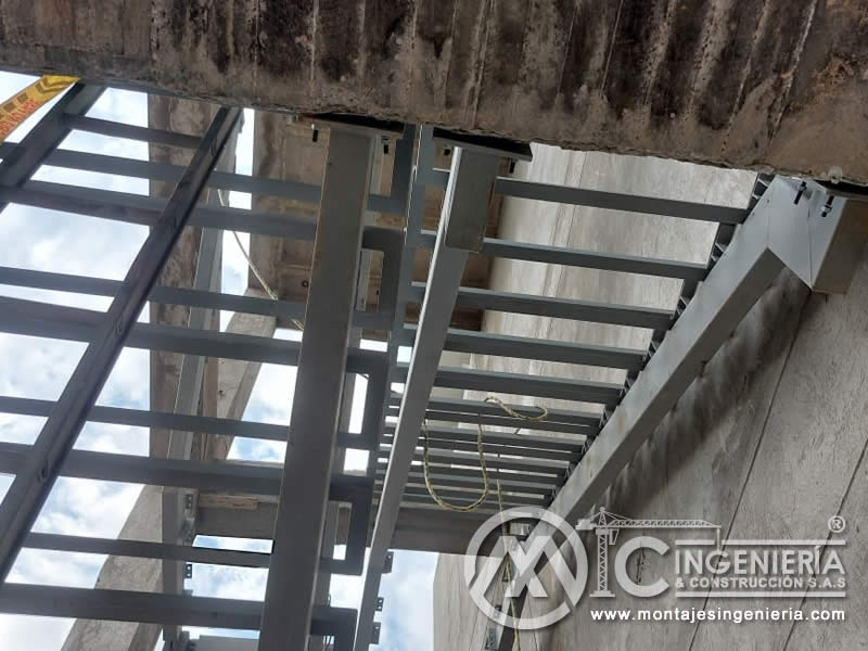 Fabricación y montaje de escaleras metálicas para edificios en Bogotá, Colombia. Montajes, Ingeniería y Construcción. MIC SAS. Fabricación y montaje de escaleras metálicas para edificios en Bogotá, Colombia. Montajes, Ingeniería y Construcción. MIC SAS.