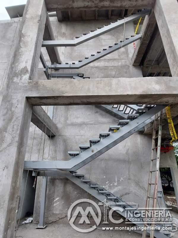 Fabricación y montaje de escaleras metálicas para edificios en Bogotá, Colombia. Montajes, Ingeniería y Construcción. MIC SAS. Fabricación y montaje de escaleras metálicas para edificios en Bogotá, Colombia. Montajes, Ingeniería y Construcción. MIC SAS.