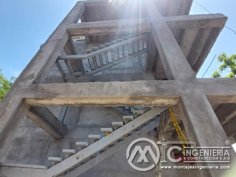 Fabricación y montaje de escaleras metálicas para edificios en Bogotá, Colombia. Montajes, Ingeniería y Construcción. MIC SAS. Fabricación y montaje de escaleras metálicas para edificios en Bogotá, Colombia. Montajes, Ingeniería y Construcción. MIC SAS.