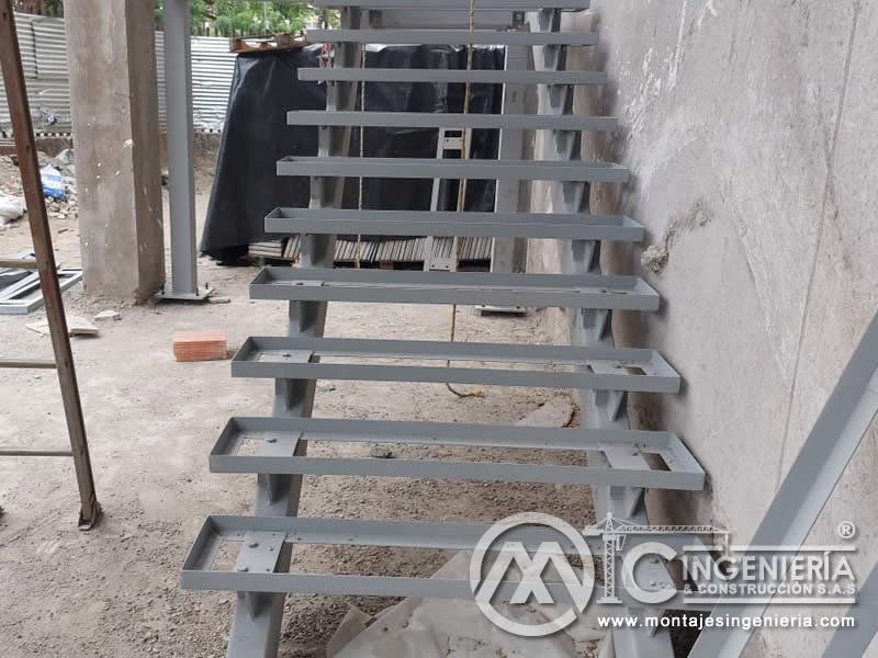 Fabricación y montaje de escaleras metálicas para edificios en Bogotá, Colombia. Montajes, Ingeniería y Construcción. MIC SAS. Fabricación y montaje de escaleras metálicas para edificios en Bogotá, Colombia. Montajes, Ingeniería y Construcción. MIC SAS.