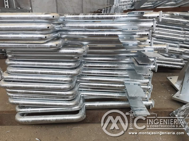 Postes y soportes galvanizados para vallas de cerramiento en Bogotá, Colombia. Montajes, Ingeniería y Construcción MIC SAS.