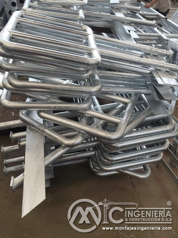 Producción de barandas metálicas galvanizadas para obra civil en Bogotá, Colombia. Montajes, Ingeniería y Construcción MIC SAS.
