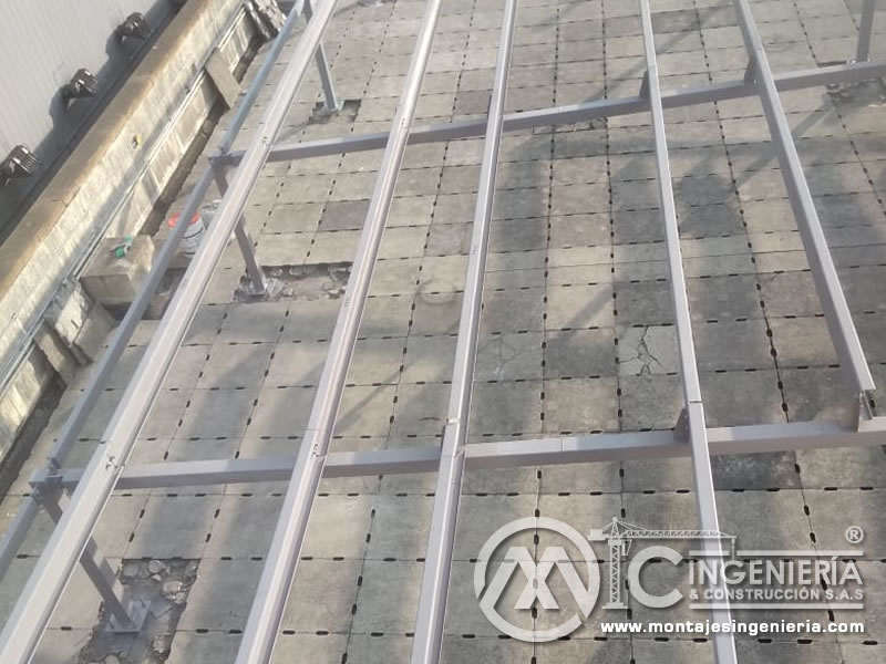 Construcción de estructuras de acero para pérgolas en terrazas de edificios en Bogotá, Colombia. Montajes, Ingeniería y Construcción. MIC SAS