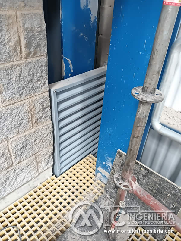 Suministro e instalación de louvers galvanizados en plantas en Bogotá, Colombia. Montajes, Ingeniería y Construcción MIC SAS.
