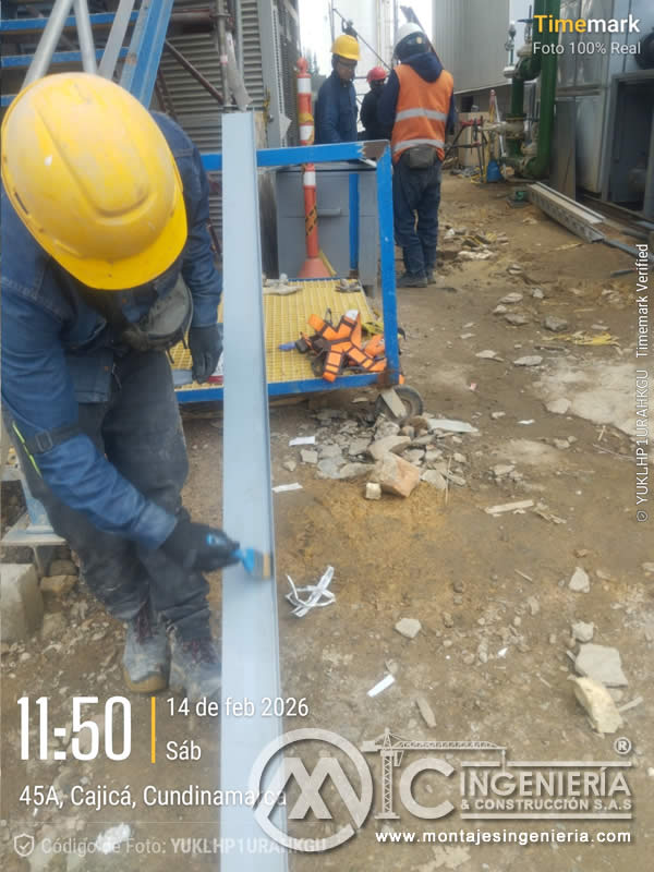 Demolición y retiro de escombros en planta industrial para obras de adecuación en Cajicá, Cundinamarca, Colombia. Montajes, Ingeniería y Construcción MIC SAS.