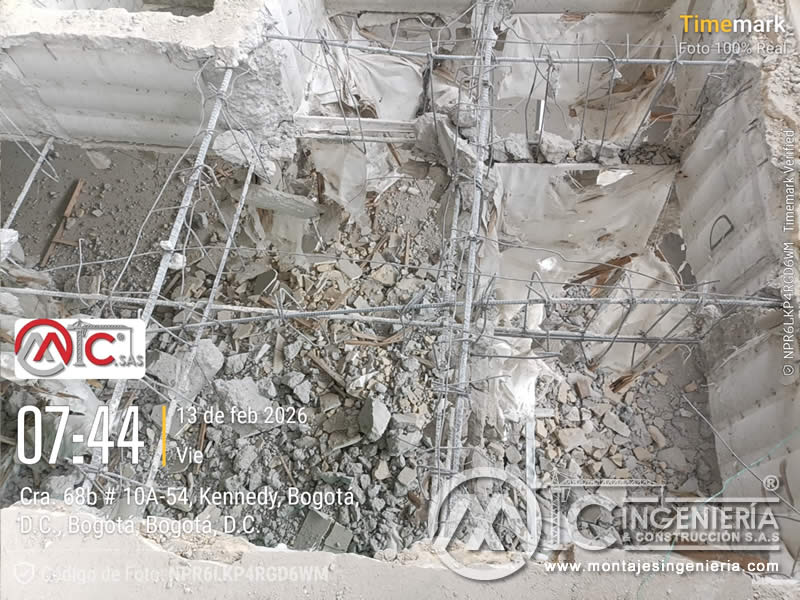 Acero de refuerzo expuesto en fosa de cimentación profunda para estructura en Bogotá, Colombia. Montajes, Ingeniería y Construcción MIC SAS.