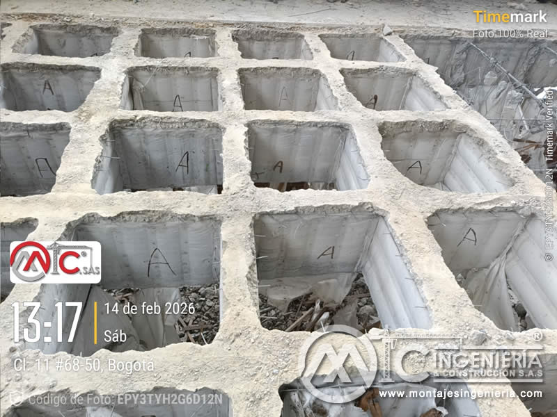 Excavación de fosas tipo casetón de cimentación en concreto para estructuras industriales en Bogotá, Colombia. Montajes, Ingeniería y Construcción MIC SAS.