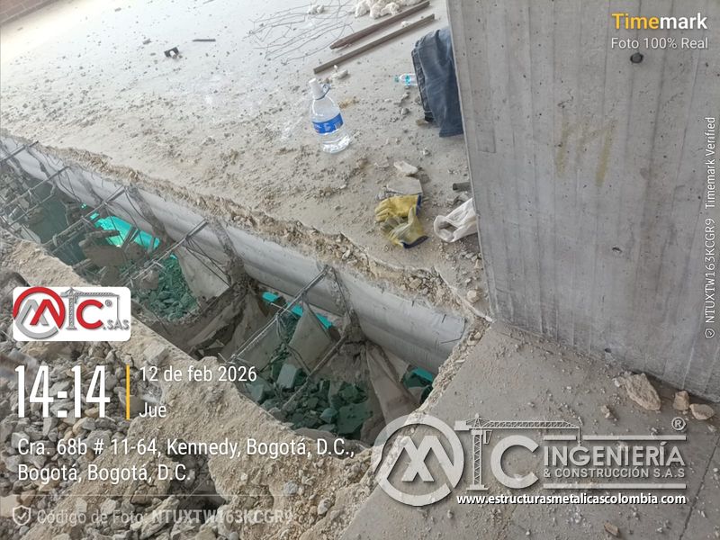 Perforación y anclajes en concreto para rampas de parqueadero concreto en Bogotá, Colombia. Montajes, Ingeniería y Construcción MIC SAS.