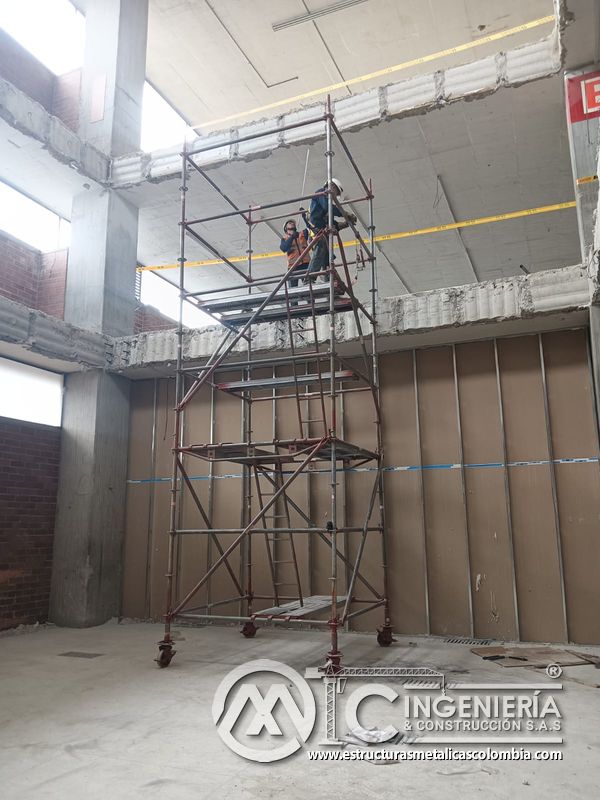 Perforación y anclajes en concreto para rampas de parqueadero edificio en Bogotá, Colombia. Montajes, Ingeniería y Construcción MIC SAS.