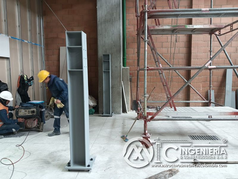 Instalación de perfiles metálicos para rampas vehiculares metálica en Bogotá, Colombia. Montajes, Ingeniería y Construcción MIC SAS.