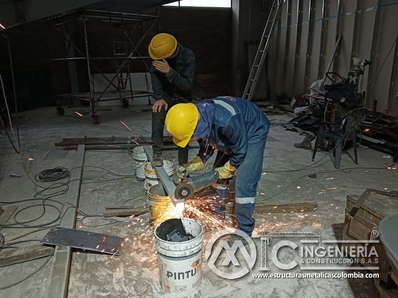 Revision de estructura y pisos para rampas vehiculares parqueadero en Bogotá, Colombia. Montajes, Ingeniería y Construcción MIC SAS.