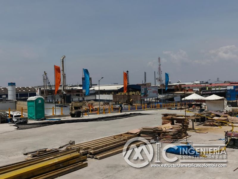 Materiales metálicos y tubos ubicados sobre la losa de trabajo del puente Venecia con fabricación e instalación profesional en Bogotá, Colombia. Montajes, Ingeniería y Construcción. MIC SAS. Materiales metálicos y tubos ubicados sobre la losa de trabajo del puente Venecia en Bogotá, Colombia. Montajes, Ingeniería y Construcción. MIC SAS.