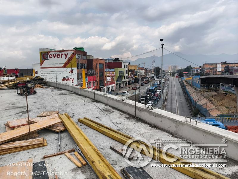 Tubos y perfiles metálicos preparados para pasamanos del puente del puente Venecia con fabricación e instalación profesional en Bogotá, Colombia. Montajes, Ingeniería y Construcción. MIC SAS. Tubos y perfiles metálicos preparados para pasamanos del puente del puente Venecia en Bogotá, Colombia. Montajes, Ingeniería y Construcción. MIC SAS.