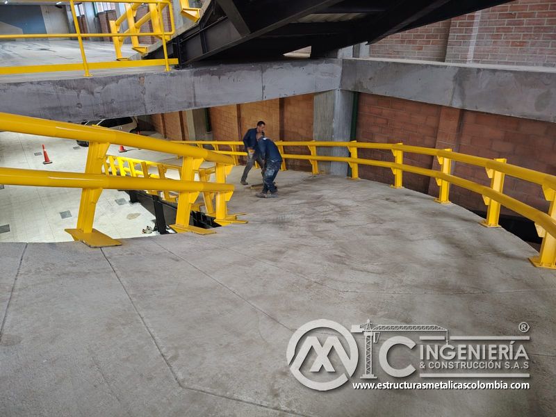 Resultado final de obra civil para rampas vehiculares acceso vehicular en Bogotá, Colombia. Montajes, Ingeniería y Construcción MIC SAS.