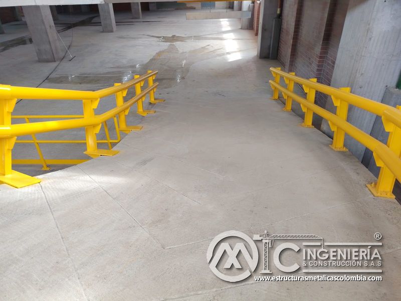 Resultado final de obra civil para rampas vehiculares parqueadero en Bogotá, Colombia. Montajes, Ingeniería y Construcción MIC SAS.