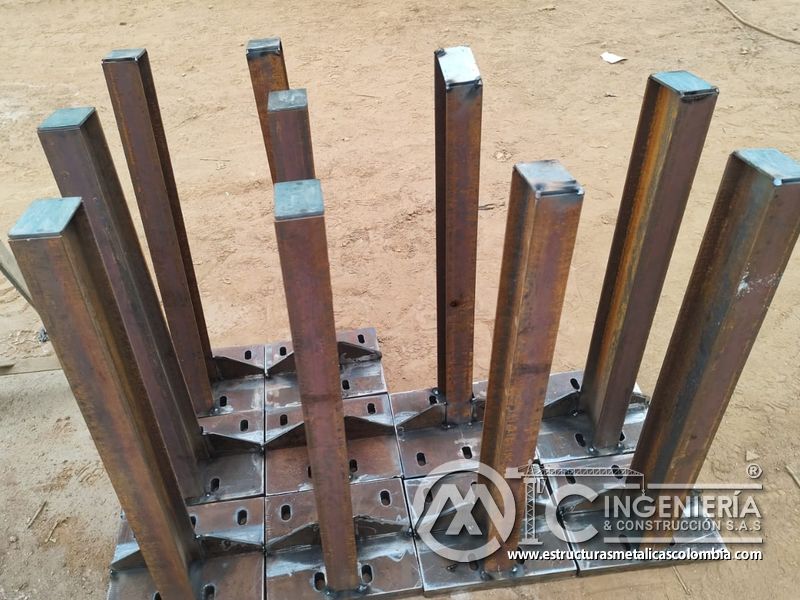 Postes metálicos con bases fabricadas para barandas del puente Venecia con fabricación e instalación profesional en Bogotá, Colombia. Montajes, Ingeniería y Construcción. MIC SAS. Postes metálicos con bases fabricadas para barandas del puente Venecia en Bogotá, Colombia. Montajes, Ingeniería y Construcción. MIC SAS.