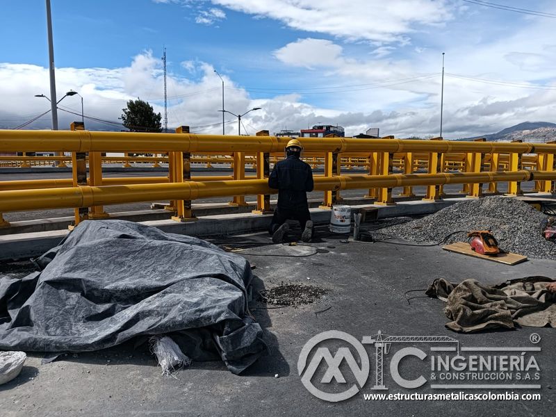 Examine la aplicación localizada de recubrimiento en pedestales del viaducto con acompañamiento técnico en Bogotá, Colombia. Montajes, Ingeniería y Construcción. MIC SAS.
